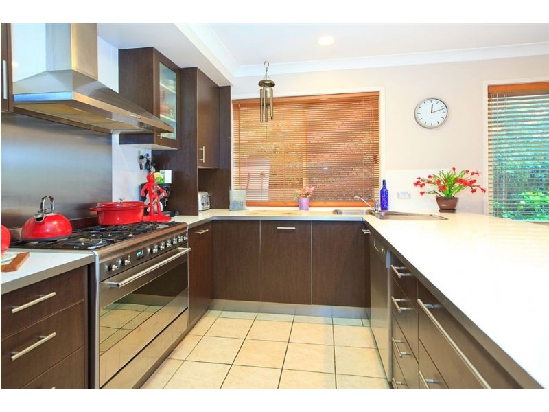 37 Clearmount Crescent, Carindale QLD 4152