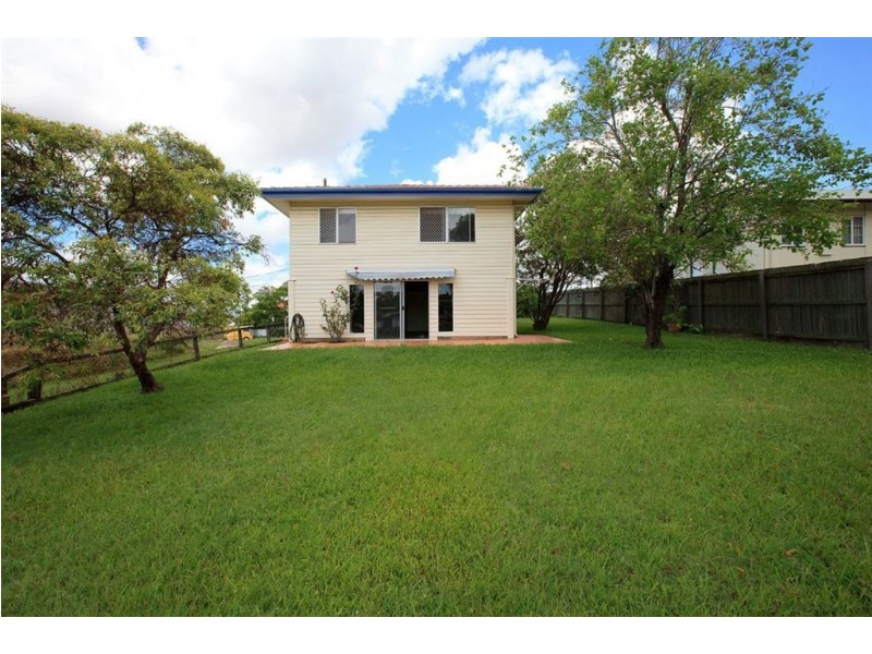 4 Gray Street, Carina QLD 4152