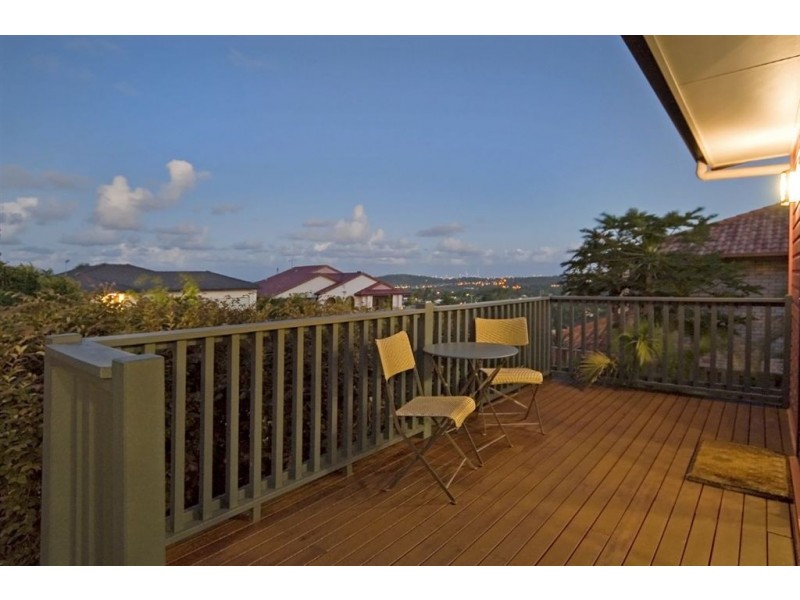 36 Pago Terrace, Pacific Pines QLD 4211
