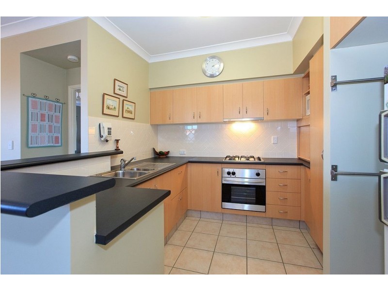 37 Flame Tree Crescent, Carindale QLD 4152