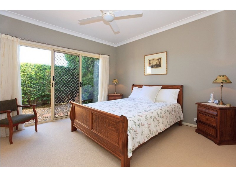 37 Flame Tree Crescent, Carindale QLD 4152