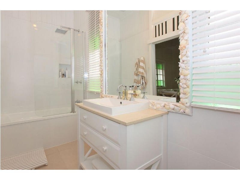 352 Hawthorne Road, Hawthorne QLD 4171