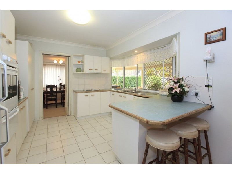 8 Wisteria Crescent, Mount Gravatt East QLD 4122