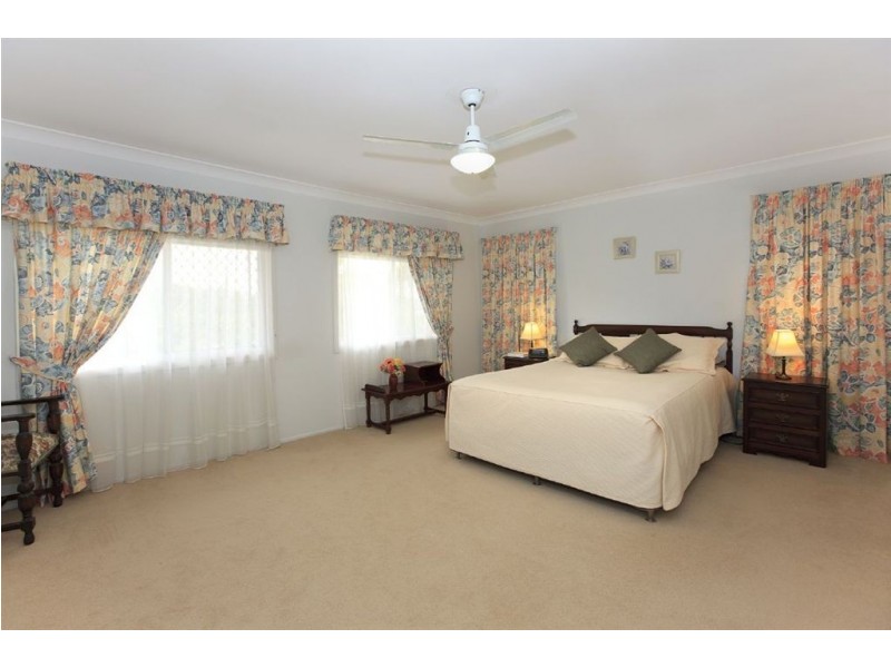 8 Wisteria Crescent, Mount Gravatt East QLD 4122