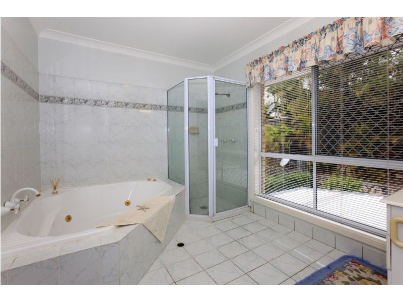 8 Wisteria Crescent, Mount Gravatt East QLD 4122