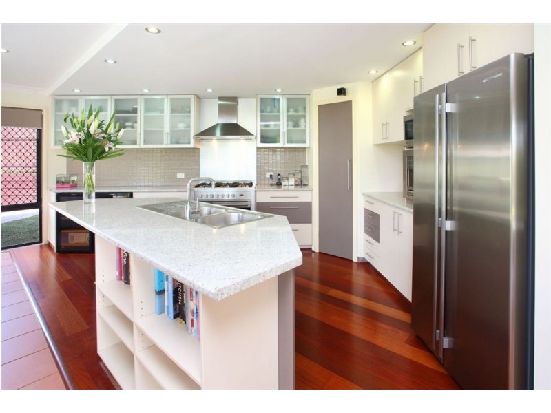 28 Aspen Street, Carindale QLD 4152