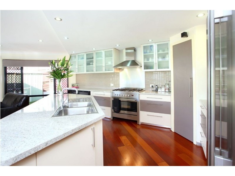 28 Aspen Street, Carindale QLD 4152