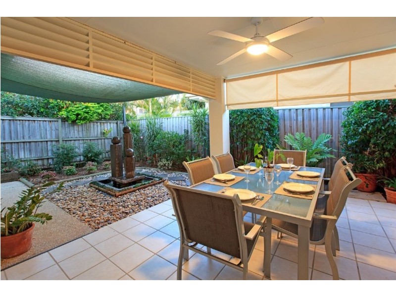 45 Flame Tree Crescent, Carindale QLD 4152