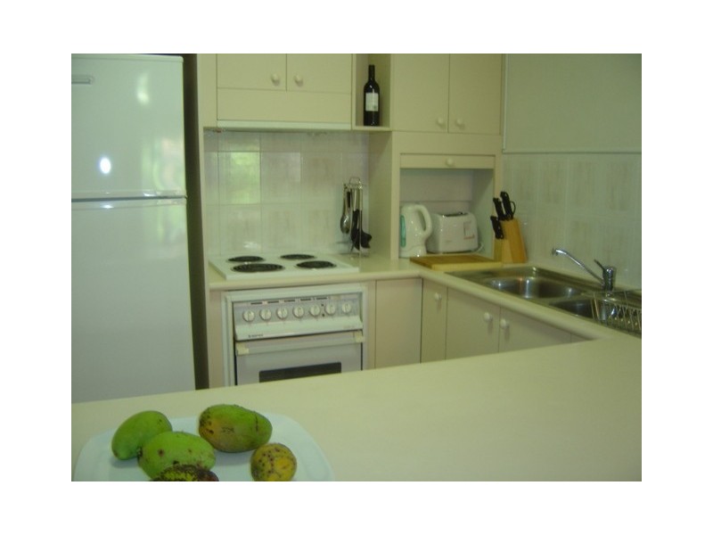 3/221 Lake Street, Cairns QLD 4870