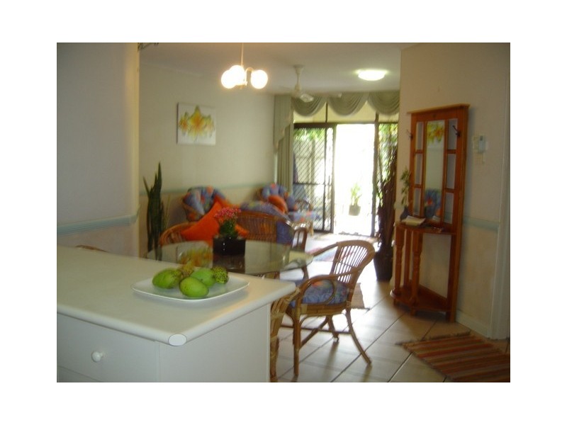 3/221 Lake Street, Cairns QLD 4870