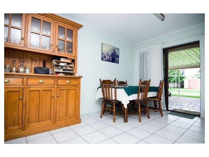 2 Karen Close, Woree QLD 4868