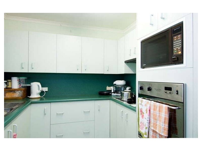 2 Karen Close, Woree QLD 4868