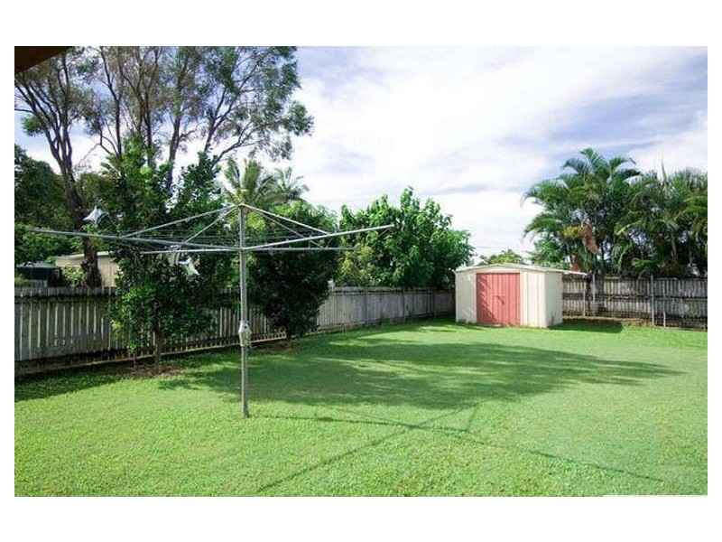 2 Karen Close, Woree QLD 4868