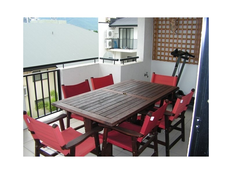 12/77 Spence Street, Cairns QLD 4870