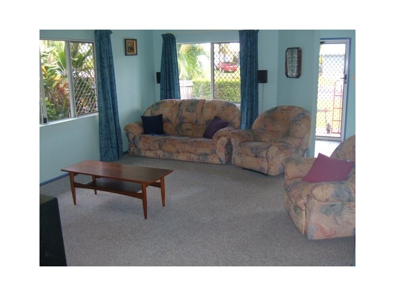 4 Jadana Close, Mooroobool QLD 4870