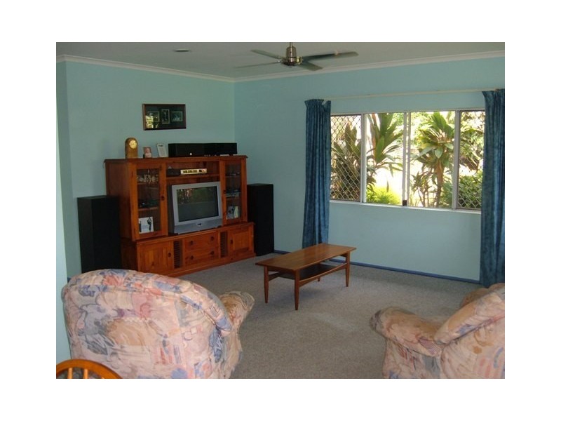 4 Jadana Close, Mooroobool QLD 4870