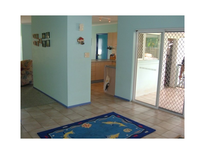 4 Jadana Close, Mooroobool QLD 4870