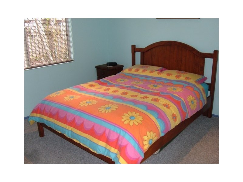 4 Jadana Close, Mooroobool QLD 4870