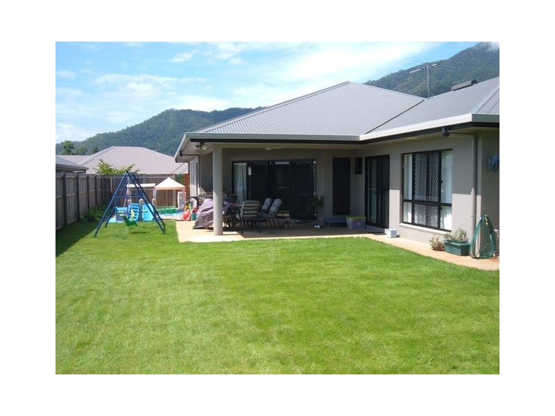 8 Capricorn Street, Bentley Park QLD 4869