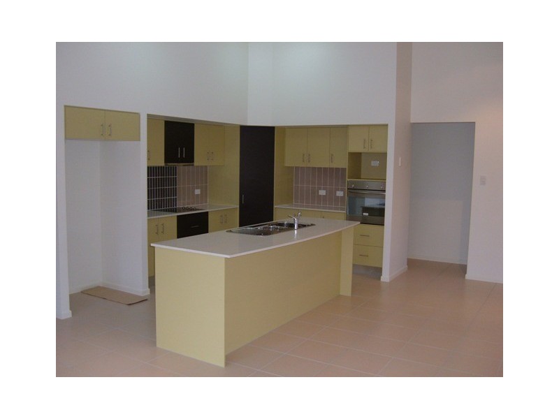 3 Powlett Close, Bentley Park QLD 4869