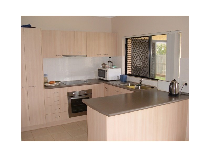 5 Larsen Road, Redlynch QLD 4870