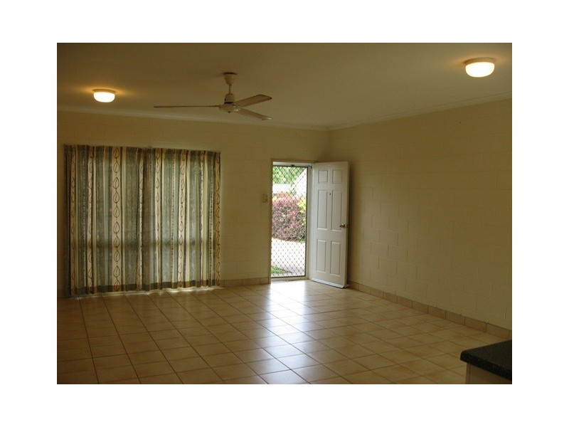 2/31 Gilmore Street, Bentley Park QLD 4869