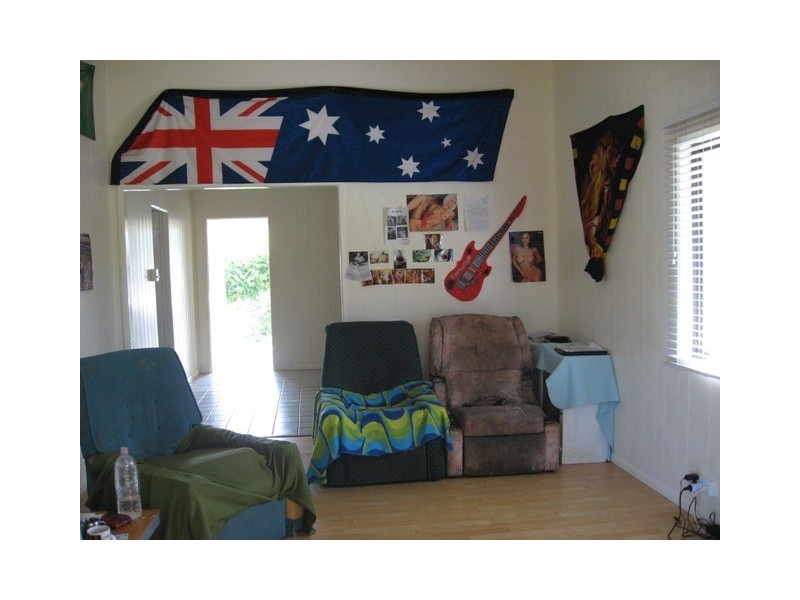 91 Tills Street, Westcourt QLD 4870