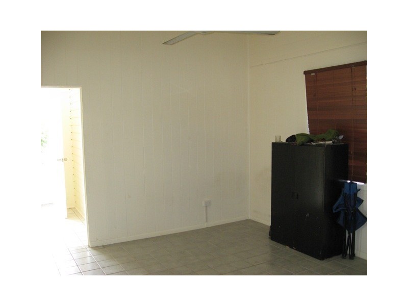 91 Tills Street, Westcourt QLD 4870