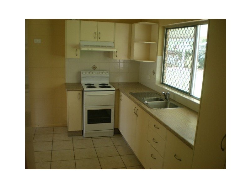 8 Bounty Close, Bentley Park QLD 4869