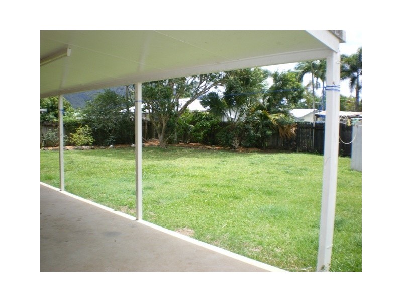 8 Bounty Close, Bentley Park QLD 4869