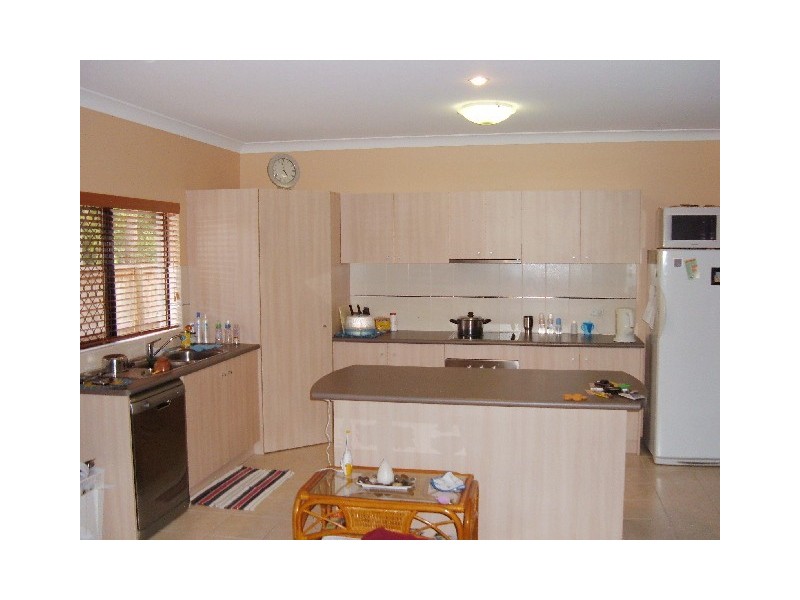 27 Greendale Close, Brinsmead QLD 4870