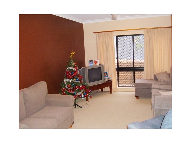 27 Greendale Close, Brinsmead QLD 4870