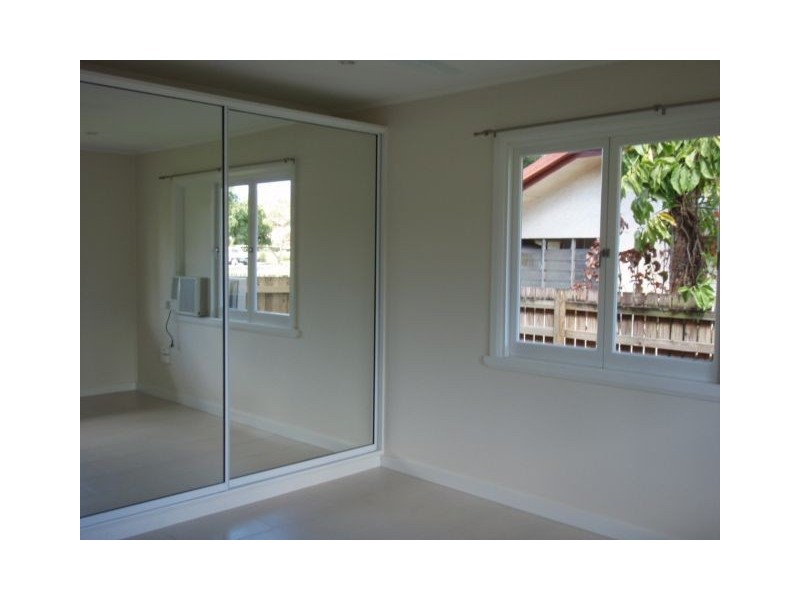 65 Mann Street, Westcourt QLD 4870