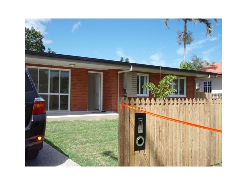 65 Mann Street, Westcourt QLD 4870