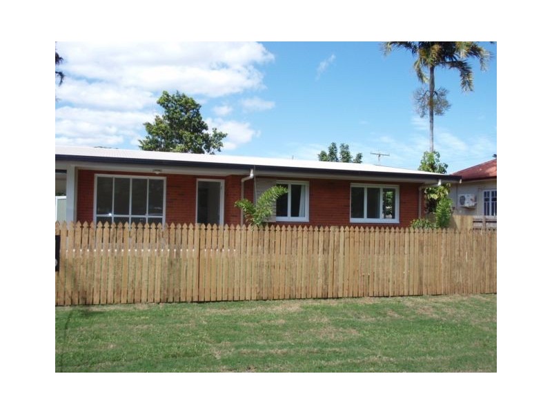 65 Mann Street, Westcourt QLD 4870