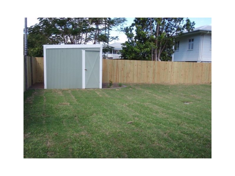 65 Mann Street, Westcourt QLD 4870