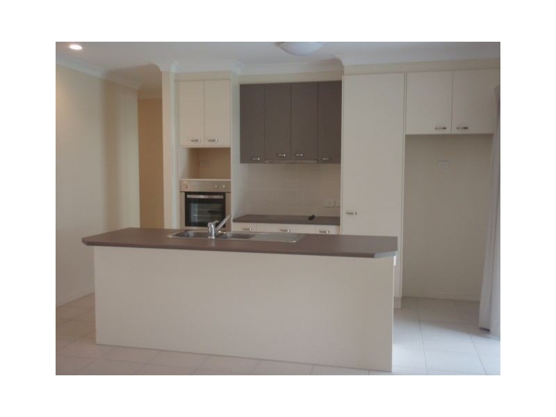 8 Taffles Street, Redlynch QLD 4870