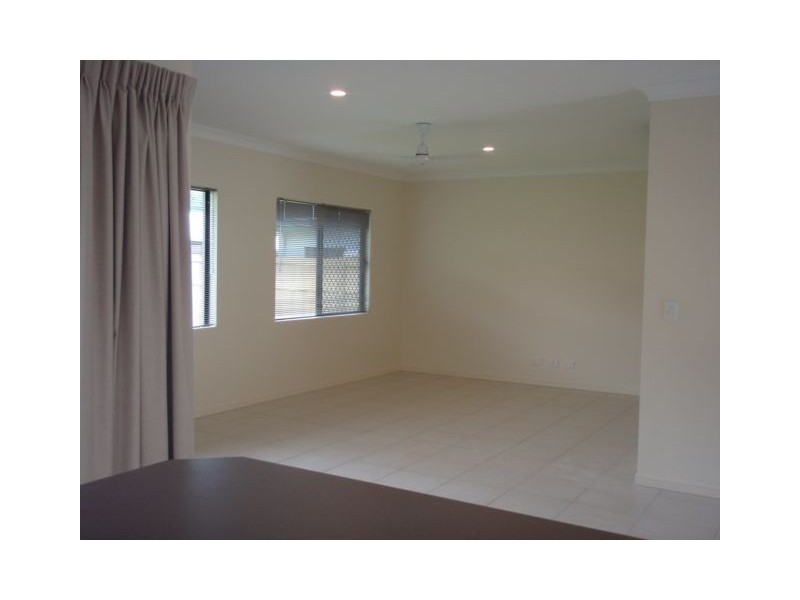 8 Taffles Street, Redlynch QLD 4870