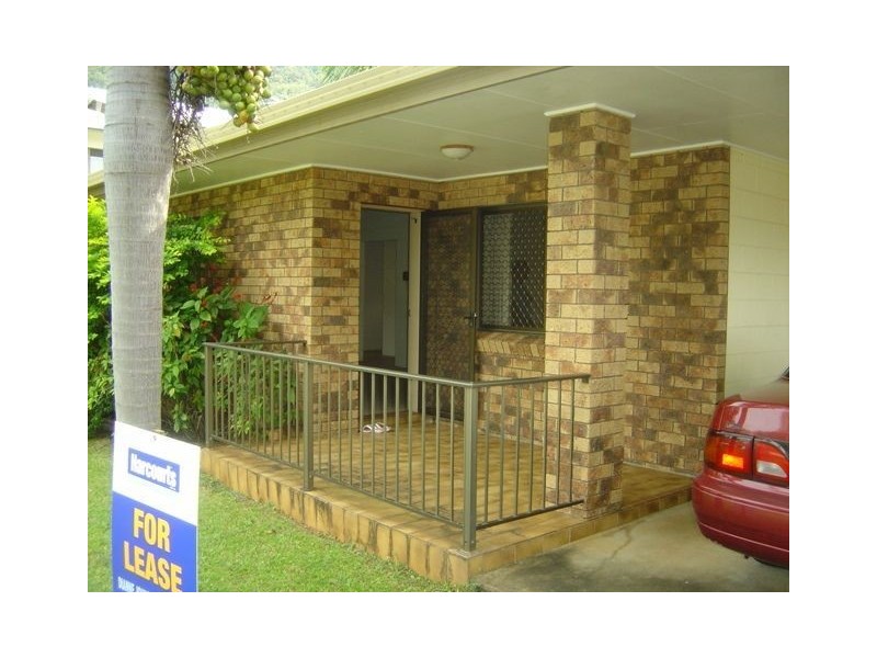 210 Currawong Street, Bayview Heights QLD 4868