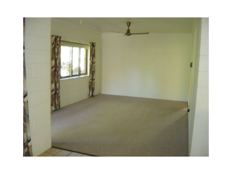 210 Currawong Street, Bayview Heights QLD 4868