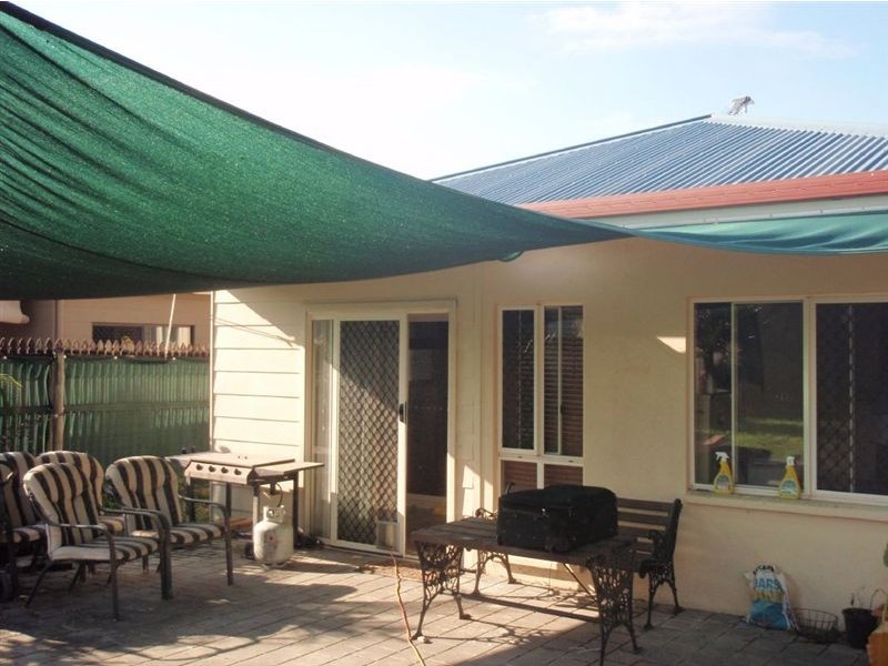 10 Ferngully Street, White Rock QLD 4868