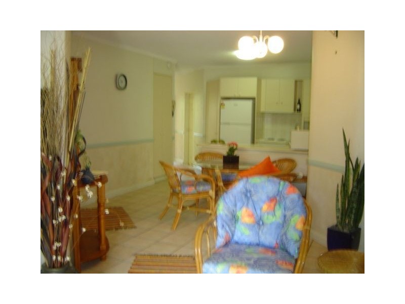 3/221 Lake Street, Cairns QLD 4870