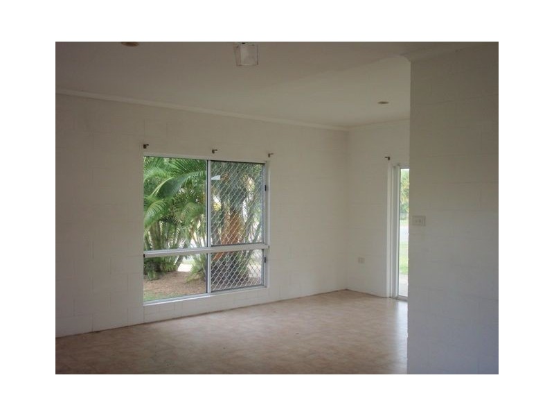 6 Cracknell Road, White Rock QLD 4868