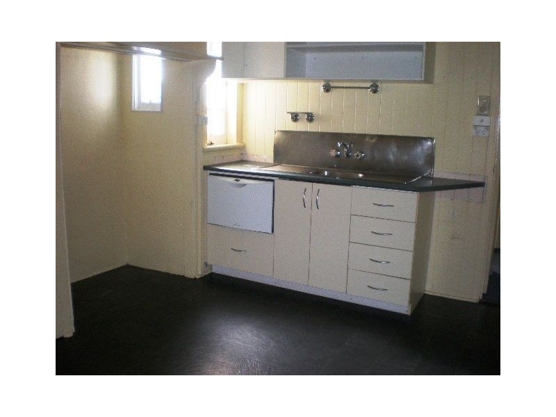 24 Lily Street, Cairns North QLD 4870