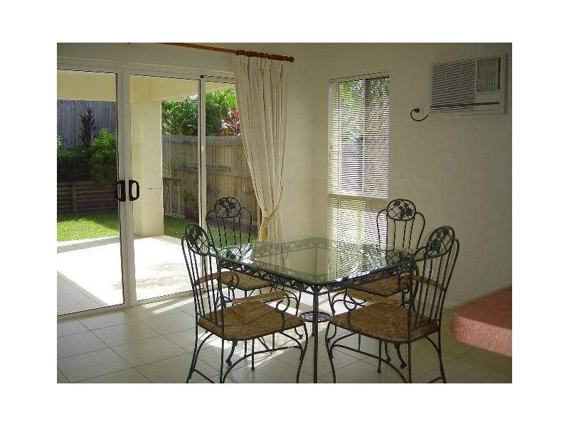 2 Kendall Street, Cairns QLD 4870