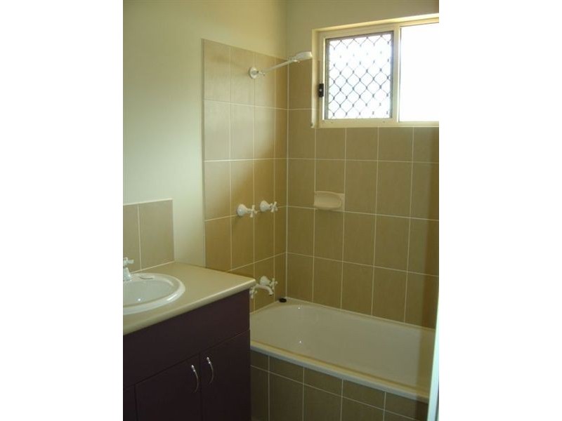 110 Cliffdale Close, Bentley Park QLD 4869