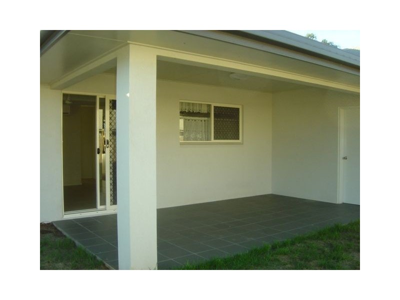 110 Cliffdale Close, Bentley Park QLD 4869