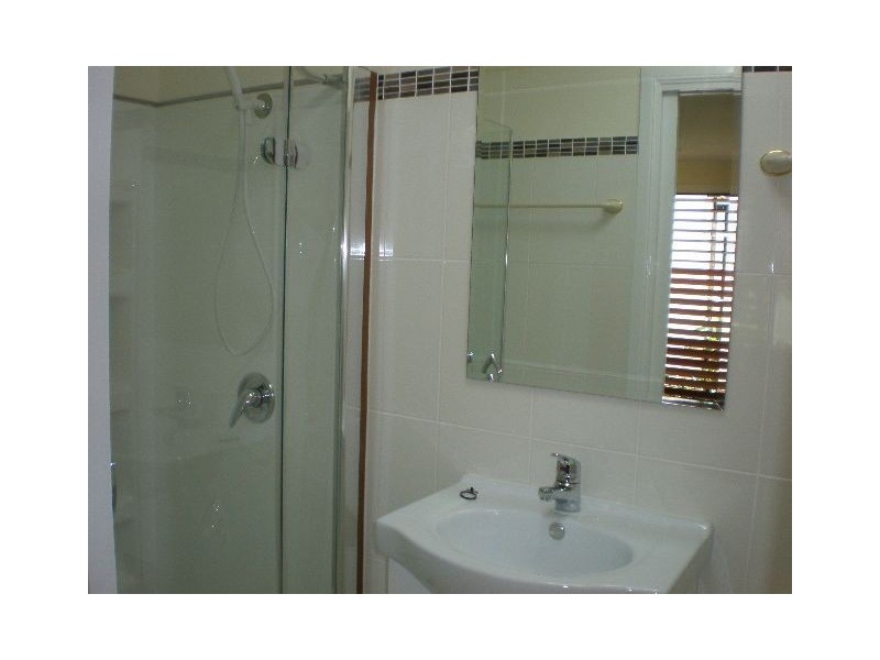 30b/404 McCoombe, Mooroobool QLD 4870