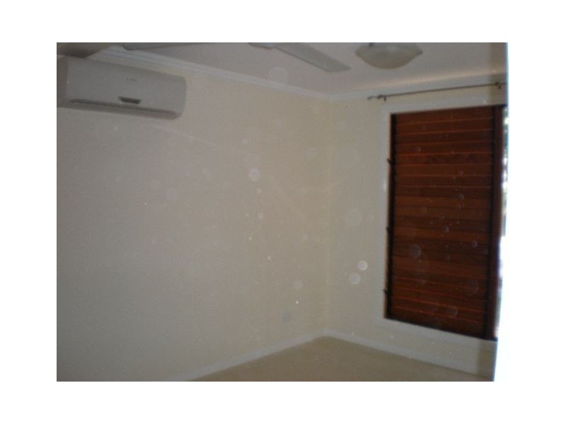 30b/404 McCoombe, Mooroobool QLD 4870