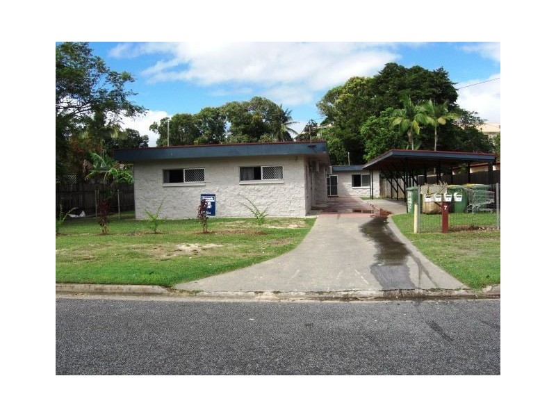 1/7 Sandown Close, Woree QLD 4868